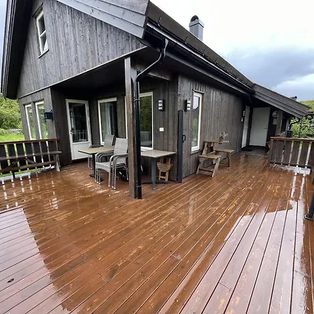 New Cozy Cabin By Ski Trails & Nature Paths! *